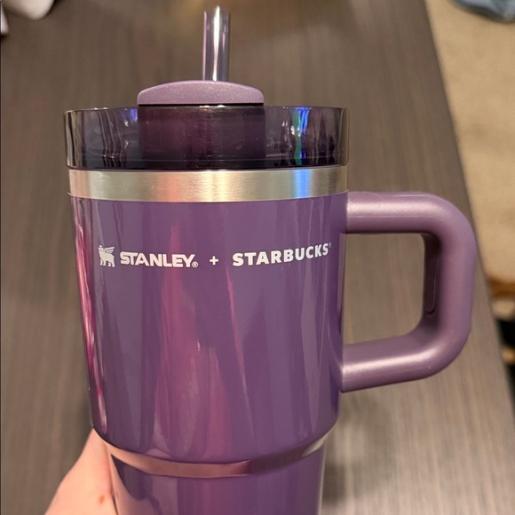 Stanley x Starbucks Insulated Cup - Picture 3 of 7